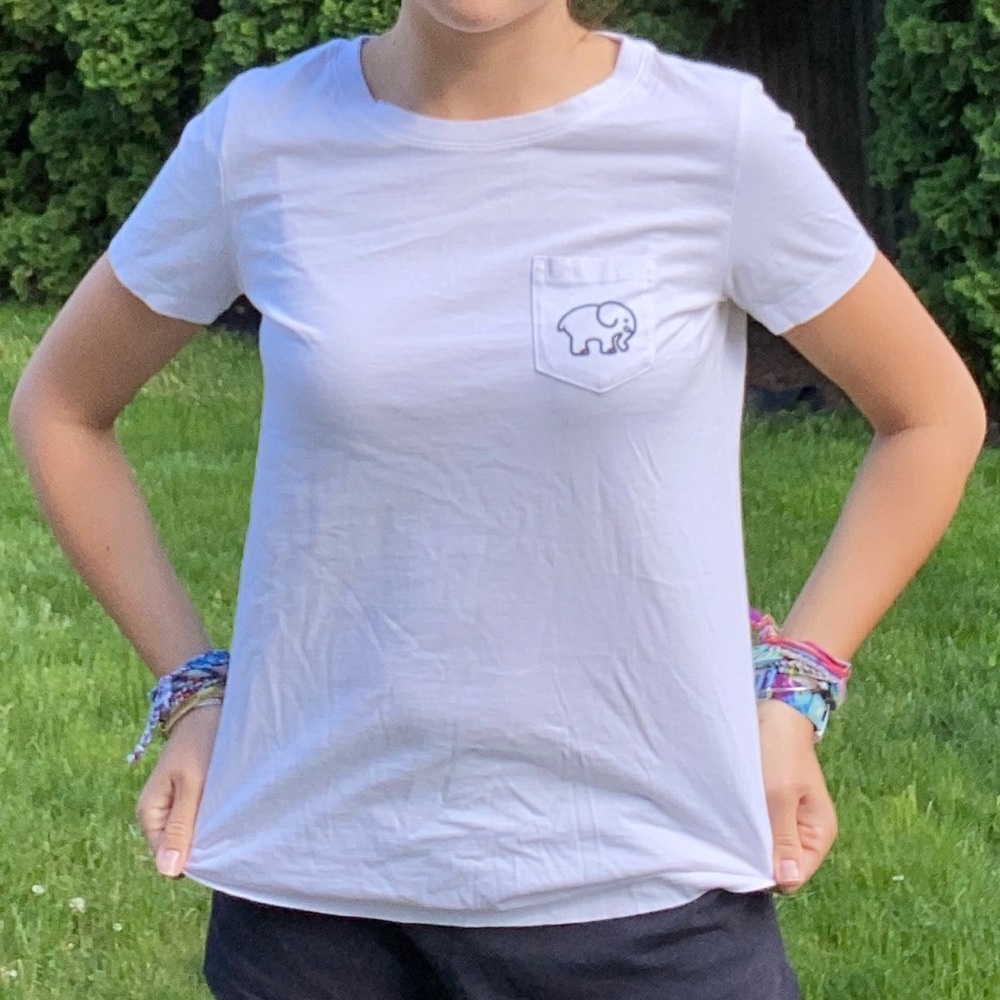 Ivory Ella t-shirt with pineapple elephant graphic